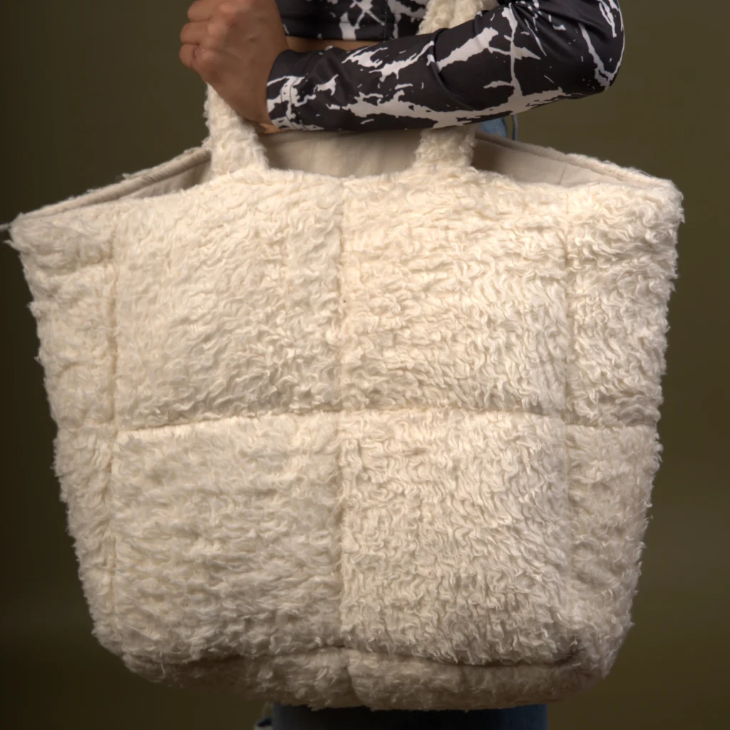 teddy tote bag beige
